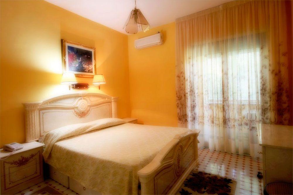 Hotel Cavour Σορέντο Εξωτερικό φωτογραφία
