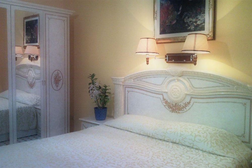 Hotel Cavour Σορέντο Εξωτερικό φωτογραφία